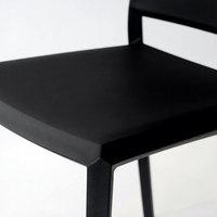 Chaise de salle à manger empilable en plastique PP coloré, nouveau design, pour extérieur, salon, café, restaurant - Vente en gros