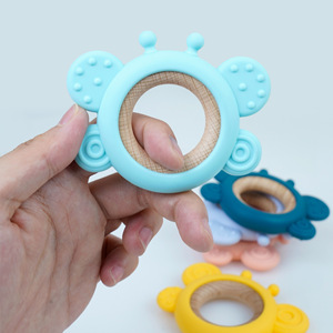 Anillo mordedor de silicona para bebé con anillo de madera de calidad alimentaria para 0 a 24 meses, unisex, rosa - Product Image 2