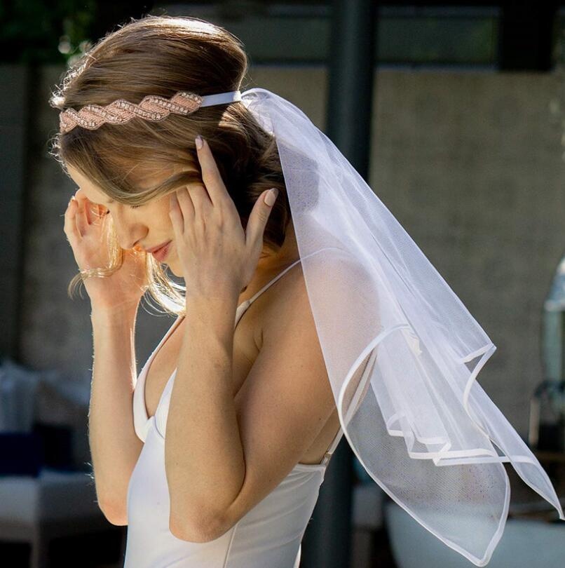 wedding veil with crown