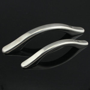 Tirador de Acero Inoxidable Xin Jieliang, 120-150 mm, Diseño Moderno y Sencillo para Cajones de Gabinetes Industriales - Product Image 1