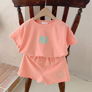 เสื้อยืดแขนสั้นพิมพ์ลายตัวอักษรลำลองและชุดเสื้อผ้าเด็กแบบสั้น - Product Image 6