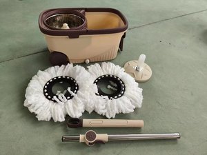 Juego de herramientas de limpieza para el hogar al por mayor, con cubo giratorio de acero inoxidable, ruedas para cubo de fregona y fregona giratoria 360 de alta resistencia. - Product Image 3