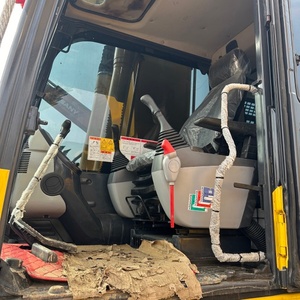 Excavatrice à chenilles d'occasion Komatsu PC240 de 24 tonnes, puissante force de creusement, avec marteau.  Modèles PC240, PC270, PC300. - Product Image 2