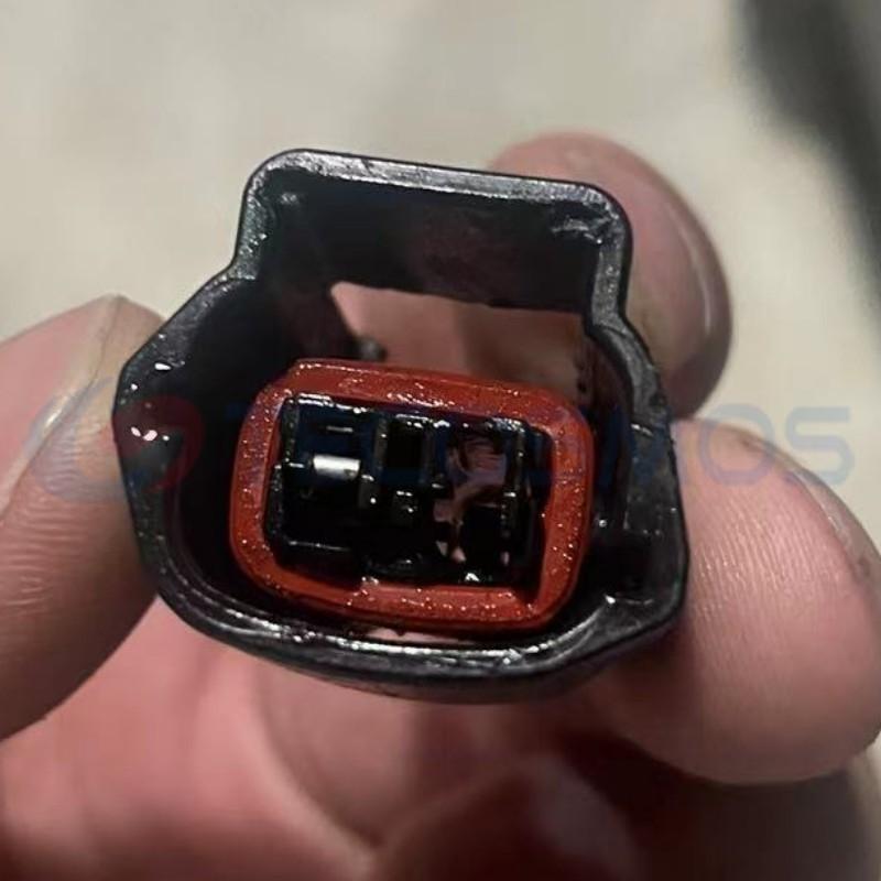 Car Connector left top and right bottom are equipped with a detonation of 2 pins For Nissan CT2-0109M-4