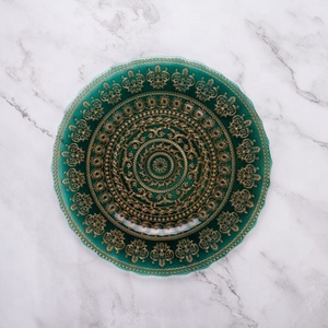 Nouvelle <span class=keywords><strong>assiette</strong></span> de chargeur en verre en gros pour la décoration de <span class=keywords><strong>table</strong></span> à manger <span class=keywords><strong>assiette</strong></span> de noël verte ronde - Product Image 2
