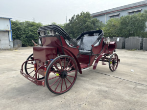 Carruaje Real Eléctrico de 4 Ruedas de Alta Calidad con Asientos Rojos para Bodas y Turismo, Capacidad para 4-6 Personas - Product Image 4