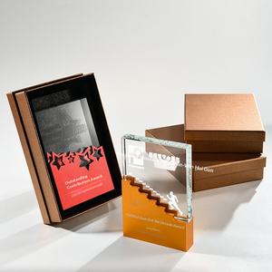 Trofeo Creativo en Forma <span class=keywords><strong>de</strong></span> Libro <span class=keywords><strong>de</strong></span> Cristal Rojo, Medalla con Escalones, Grabado Láser Personalizado, Diseño <span class=keywords><strong>de</strong></span> <span class=keywords><strong>Estrella</strong></span> <span class=keywords><strong>de</strong></span> <span class=keywords><strong>Cinco</strong></span> Puntas - Product Image 5