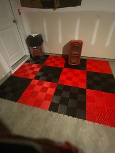 Carreaux de sol en plastique antidérapants pour garages mécaniques Surface résistante à l'huile et aux acides - Product Image 1