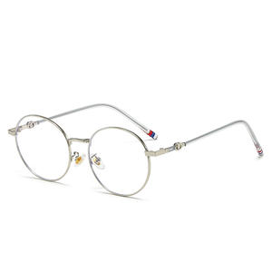 Gafas de marco plano antiluz azul de acero inoxidable con sentido avanzado 2025, estilo Retro liso para hombres y mujeres, celebridades cibernéticas cercanas - Product Image 6