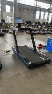 <span class=keywords><strong>Promotion</strong></span> sur <span class=keywords><strong>tapis</strong></span> roulant motorisé à écran tactile LED robuste équipement de fitness à usage commercial avec entraînement électrique pour une utilisation en salle de sport - Product Image 2