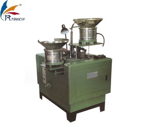 Machine à <span class=keywords><strong>sertir</strong></span> automatique de écrous à entraînement moteur à haute productivité 2,2 kW avec assemblage de rondelle en nylon arc-en-ciel - Product Image 1