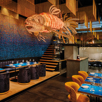 Lampe de lustre de poisson en bois de restaurant de décoration d'intérieur personnalisée pour escalier