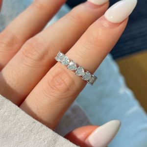 Anillo de Plata 925 con Moissanita en Forma de Corazón, Diseño Moderno Dylam, el Mejor Regalo para San Valentín o Cumpleaños, Anillo de Amor Infinito y Eternidad - Product Image 3
