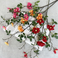 Susunan Bunga Sutra Buatan Model Snow Pear Sydney Camellia 5 Cabang 8 Bunga Grosir untuk Ruang Tamu Meja Makan