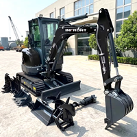 Mini-excavatrice, petite pelleuse, pour des travaux de terrassement précis dans les zones urbaines, les bordures de routes, les fossés et les travaux auxiliaires de construction.