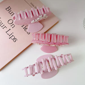 Clipe de Cabelo Decorativo Elegante com Pérolas e Strass Rosa, Estilo Doce, Ecológico e Durável em Acetato de Celulose - Product Image 4