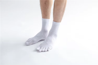 Chaussettes en coton tricotées à cinq doigts pour hommes, vente en gros ODM - Chaussettes mi-mollet respirantes, anti-odeur, anti-transpiration, sans impression, pour usage quotidien professionnel
