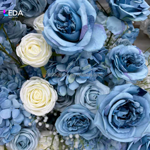 LEDA - Guirnalda de Flores de Orquídea Blanca y Rosa Azul, Hecha a Mano, Decoración Floral Suave para Bodas y San Valentín - Product Image 3