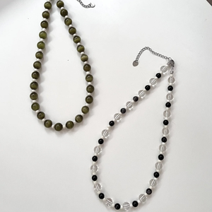 قلادة خرز زجاجية ملونة بتصميم بسيط مخصص، قلادة يدوية الصنع من الخرز الأكريليك قوس قزح، مجوهرات غير مسببة للحساسية للنساء كهدايا - Product Image 6