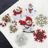 Patchs brodés de Noël faits à la main bonhomme de neige mignon flocon de neige bonbons perlés pour vêtements chaussures chapeaux décoration feutre matériel
