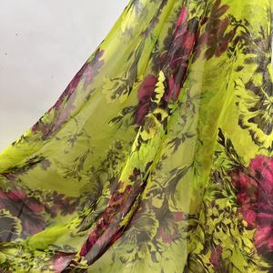 הסיטונאי הגעה חדש הסיטונאי פרחים מודפסים 30d 37gsm כסף זהב שמלת נשים - Product Image 4