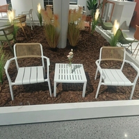 Meubles d'extérieur modernes en gros, table de bord de piscine imperméable, table basse carrée résistante aux intempéries, table d'appoint pour patio