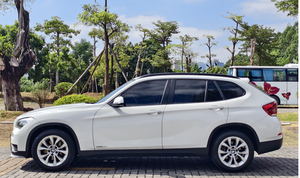 <span class=keywords><strong>BMW</strong></span> <span class=keywords><strong>X1</strong></span> <span class=keywords><strong>SDrive18i</strong></span> SUV 2012-2013, Vehículo Utilitario Deportivo de Lujo a Gasolina, Interior Oscuro, Volante a la Izquierda, Auto Usado en Venta - Product Image 2