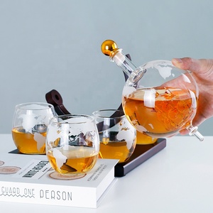 Carafe à whisky gravé, Globe à whisky, coffret cadeau, carafe à whisky, 750 ml avec bateau Antique et 4 verres de 10 oz de carte du monde - Product Image 5