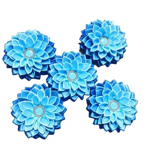 Vendita all'ingrosso 4.5 pollici Zeta Amicae nastro corpetto fiore azzurro e blu reale variante colore ZA spilla 1948