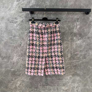 Conjunto Elegante <span class=keywords><strong>de</strong></span> Lujo para Mujer <span class=keywords><strong>de</strong></span> Tweed <span class=keywords><strong>de</strong></span> Lana Original en Mezcla Ecrú <span class=keywords><strong>y</strong></span> Rosa, Conjunto <span class=keywords><strong>de</strong></span> Pasarela con <span class=keywords><strong>Chaqueta</strong></span> Corta <span class=keywords><strong>de</strong></span> Tweed <span class=keywords><strong>y</strong></span> <span class=keywords><strong>Falda</strong></span> a Juego para Chicas - Product Image 6
