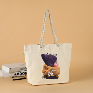 Borsa shopper personalizzata OEM in tela di cotone riciclata con manici in corda, ideale per la spesa, la spiaggia e il supermercato. - Product Image 5