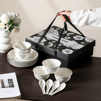 Hepburn Style Rose Vaisselle En Céramique Bol Assiette Ensemble Classique Jetable pour Ménage Cérémonie D'ouverture En Gros Coffrets Cadeaux