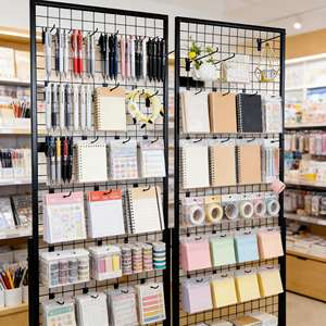 Estante <span class=keywords><strong>de</strong></span> exhibición <span class=keywords><strong>de</strong></span> paneles <span class=keywords><strong>de</strong></span> rejilla independiente <span class=keywords><strong>de</strong></span> malla metálica resistente para boutique, feria <span class=keywords><strong>de</strong></span> artesanías y <span class=keywords><strong>almacenamiento</strong></span> en el hogar - Product Image 4