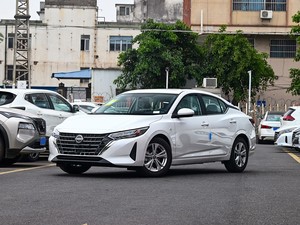 <span class=keywords><strong>ราคา</strong></span>โรงงาน นิสสัน ซิลฟี่ ปี 2024 เครื่องยนต์ 1.6 ลิตร เกียร์ Xtronic CVT รุ่น Luxury Edition ระบบปฏิบัติการ HarmonyOS ห้องโดยสารแบบ Cockpit ใช้เชื้อเพลิงเบนซิน รถซีดานขนาดกะทัดรัด - Product Image 2