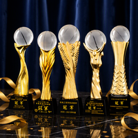Prix professionnel de champion de trophée de football de base polie noire personnalisée avec artisanat en cristal de conception rayée gravée au laser