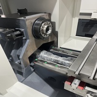 Chine Mini tour CNC pas cher 2 axes 3 axes lit incliné Machine de tour CNC horizontale