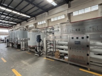 Machine de production d'eau entièrement automatique 16000 bph, haute performance, en acier inoxydable 304, stable, certifiée CE, pour grande usine d'eau minérale