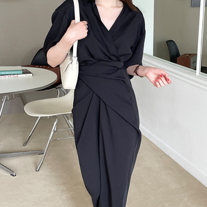 Robe <span class=keywords><strong>Femme</strong></span> Chic Coréenne Minimaliste à Col Revers Croisé, Design Élégant pour le Travail, Coupe Slim, Taille Haute, Manches Mi-Longues, Collection Automne 2026 – Vente en Gros - Product Image 3