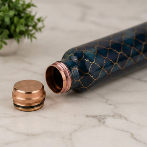 Botella de Agua de Cobre Esmaltado con Patrón Marroquí Azul Marino – Botella de Cobre Ayurvédica de Lujo a Prueba de Fugas para el Hogar, la Oficina y Viajes - Product Image 1