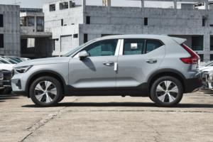 VOLVO XC40 2024: SUV Compatto ad Alte Prestazioni con Cambio a Doppia Frizione a 7 Velocità, 180km/h, 2.0T, VOLVO XC40 EV FWD SUV 2025 - Product Image 4