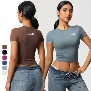 T-shirt court moulant à manches courtes pour femme, col rond, extensible et respirant, idéal pour l'entraînement sportif estival - Product Image 1