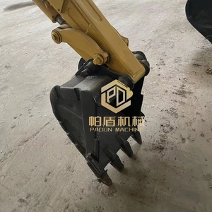 Mini-excavatrice Komatsu PC30MR d'occasion, 3 tonnes, petite machinerie japonaise d'origine, excavatrice pour usage domestique, agricole et de jardin. - Product Image 3