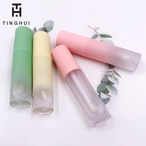Vente flash - Emballage personnalisé pour gloss à lèvres avec logo, tube de gloss à lèvres rond rose et vert dégradé avec pinceau - Product Image 2