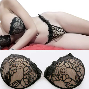 Reggiseno invisibile in silicone a forma di mano, sexy con superficie in pizzo, biadesivo con alette trasparenti - Product Image 4
