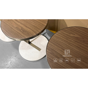 Table basse ronde de style moderne et luxueux, structure en métal doré, plateau en bois brun, base en marbre, table basse pour salon - Product Image 4