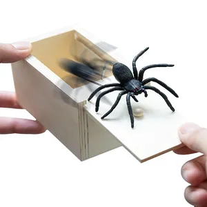 Caja de broma de araña de madera al por mayor, juguete de broma divertido para asustar, regalos y accesorios para fiestas de el 1 de abril para adultos y niños, 6*6.5*9.5cm - Product Image 5