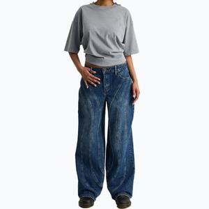 Jean en denim bleu personnalisé pour femme, coupe droite, jambe large et ample, avec empiècements et détails de coutures - Product Image 2