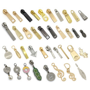 حقيبة يد بشعار مخصص مع إكسسوارات حقيبة ديي - Product Image 1