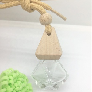 Op maat gemaakte 8ml hangende autoparfumfles met schroefdop & zeefdruk, navulbare aromadiffuser met aangepast logo - Product Image 5