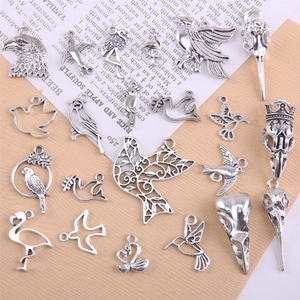 Breloques animales en alliage <span class=keywords><strong>d</strong></span>'<span class=keywords><strong>argent</strong></span> creuses, motif colibri - Product Image 1